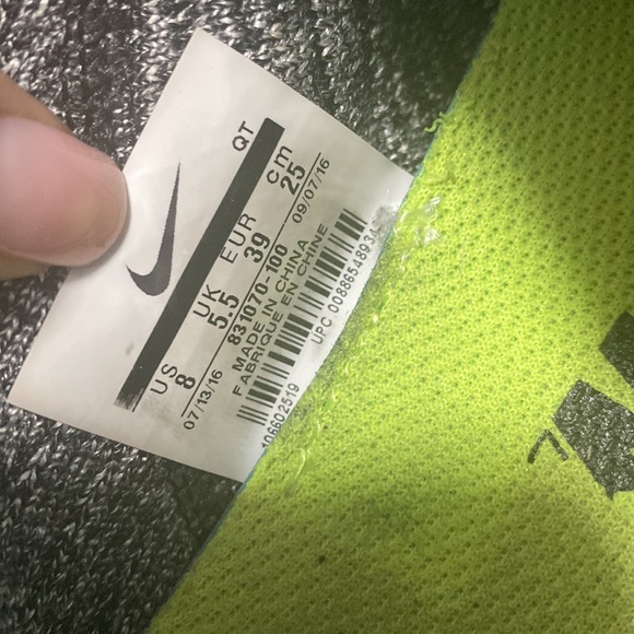 Women Nike Flyknit - Picture 3 of 5